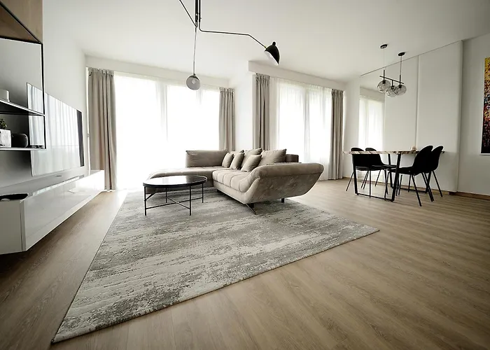 Napfeny By Hellobalatonlelle בלטונללה